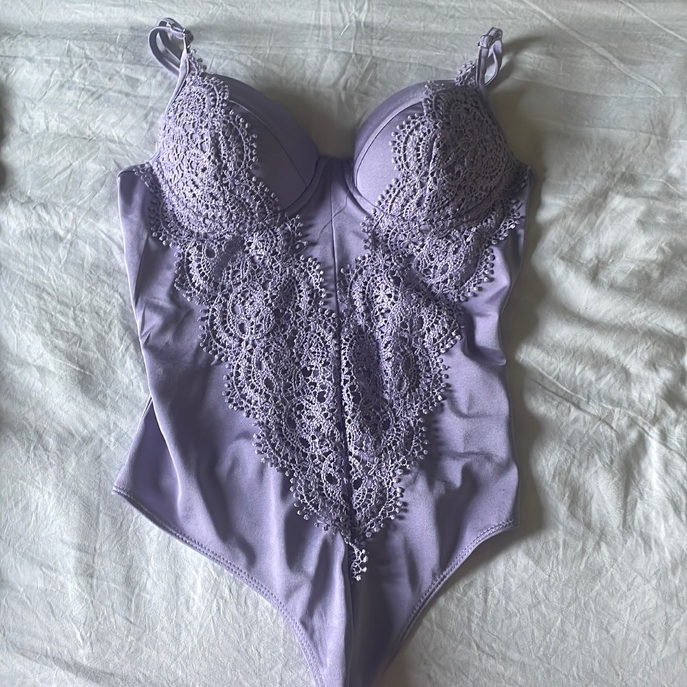 Lace bodysuit